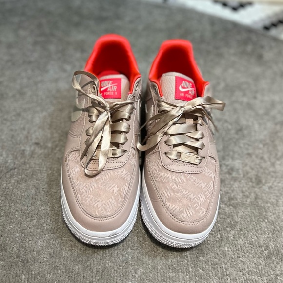 Wmns Air Force 1 '07 'Fossil Stone Laser Crimson' - Picture 4 of 5